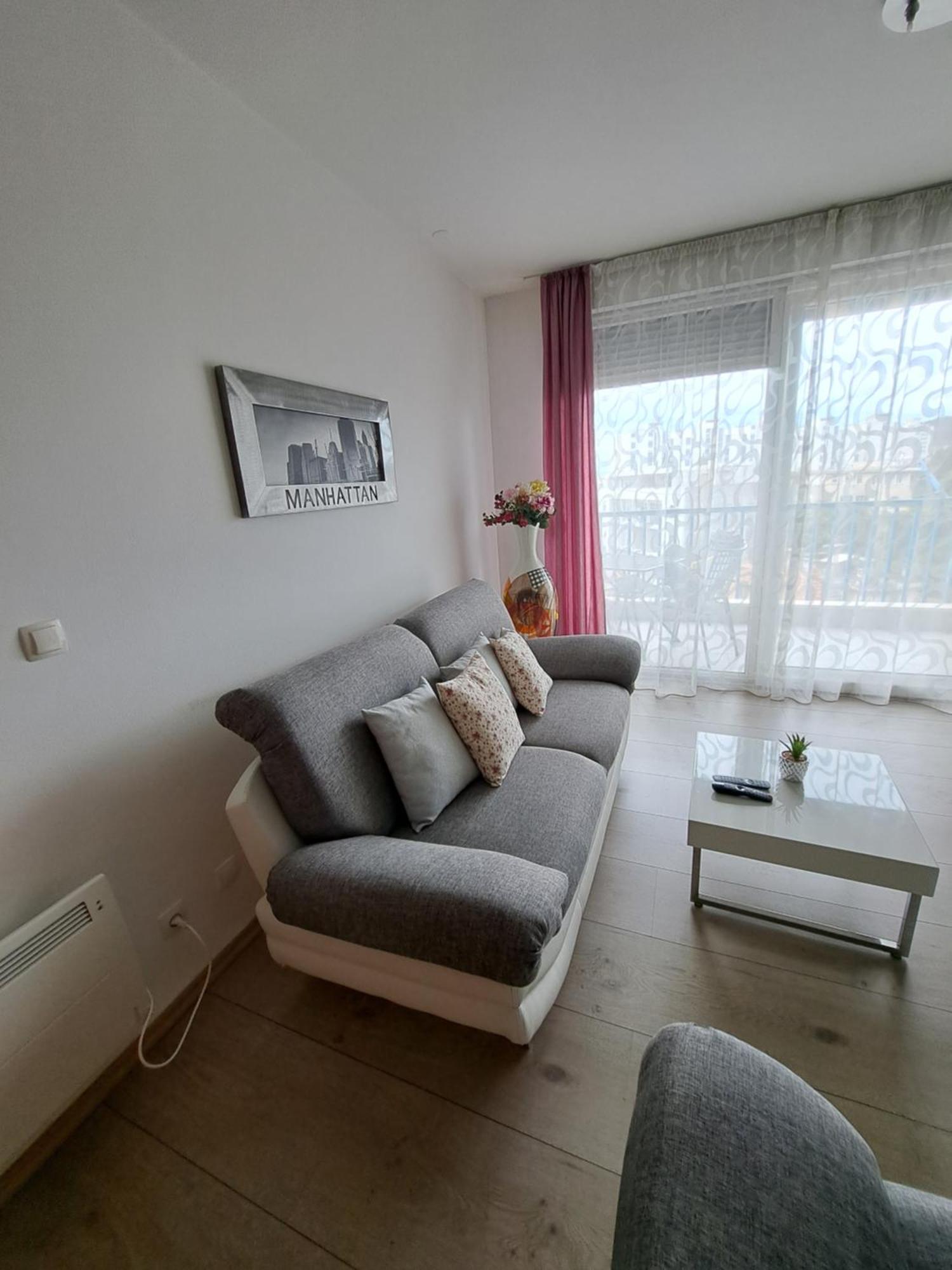 Lägenhet In Split, Near The Old Town, Three Rooms, Balcony, Garage