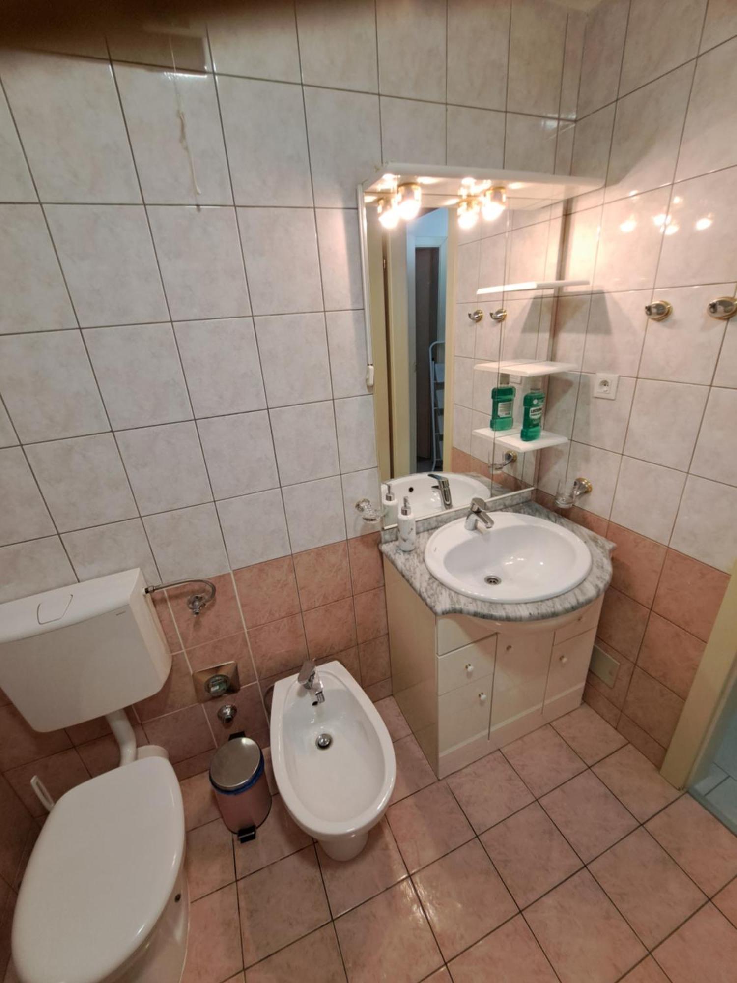 In Split, Near The Old Town, Three Rooms, Balcony, Garage Lägenhet Split