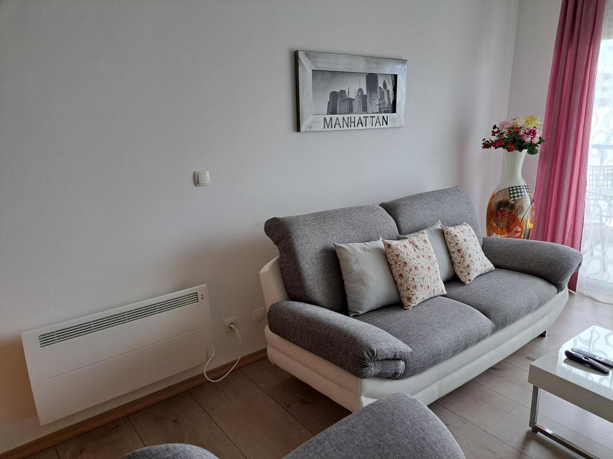 Apartman In Split, Near The Old Town, Three Rooms, Balcony, Garage *